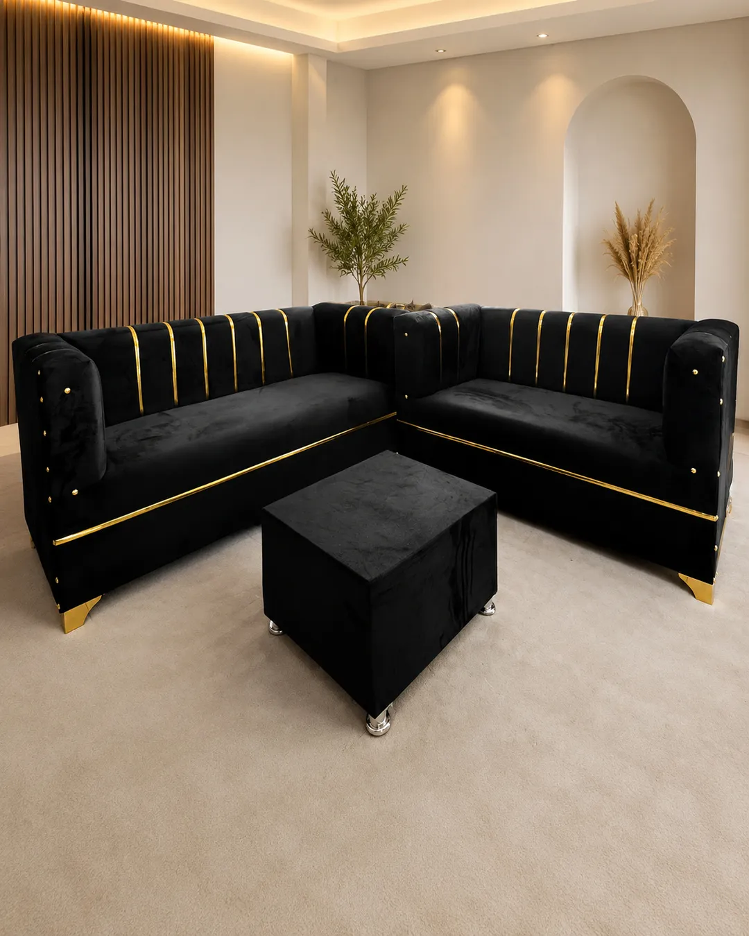 Sofás 3/2 Negro con Detalles Dorados